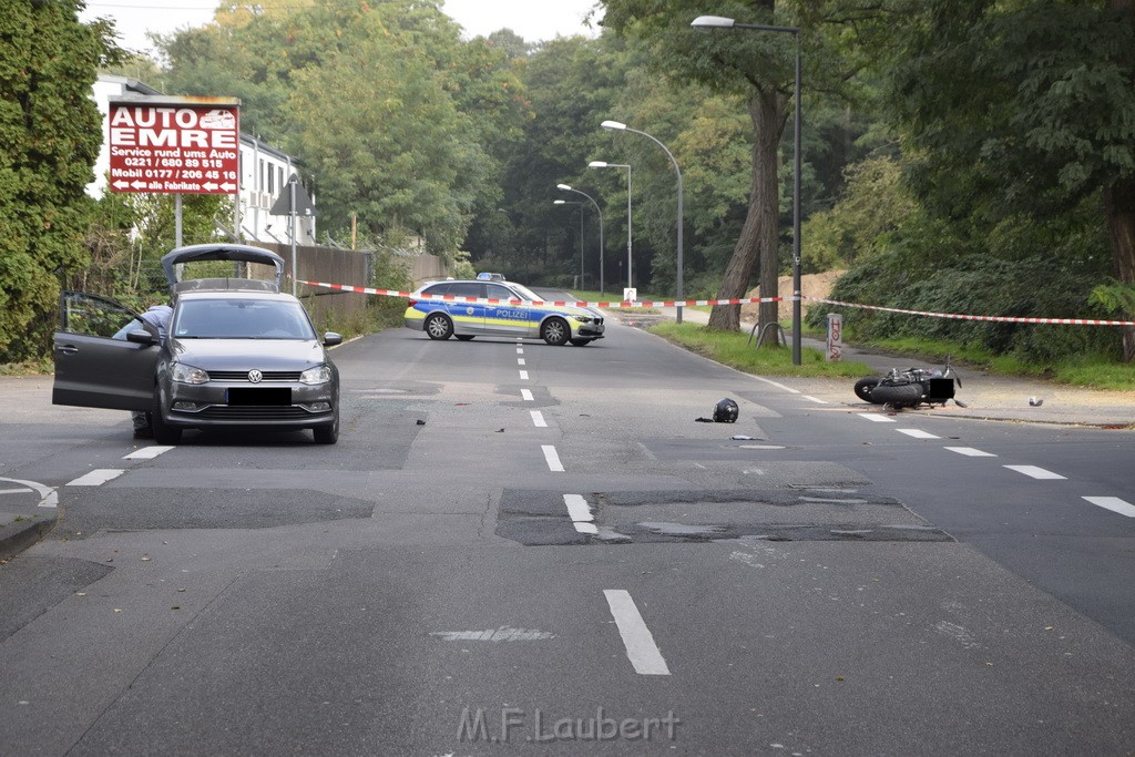 Schwerer Krad PKW Unfall Koeln Muelheim Am Springborn Cottbuserstr P002.JPG - Miklos Laubert